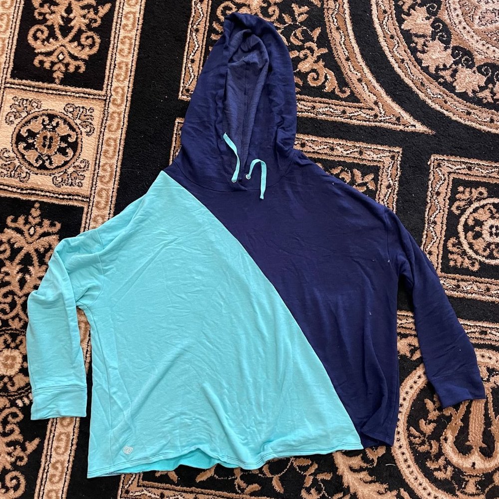 Two-toned Blue Oversized Sweatshirt - Large